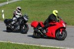 Honda Crossrunner (li.), Honda VFR (re.). © spothits/Honda