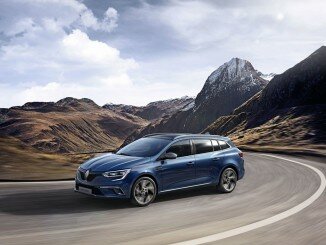 Genf 2016: Renault Mégane Grandtour lenkt mit allen Vieren. © spothits/Auto-Medienportal.Net/Renault