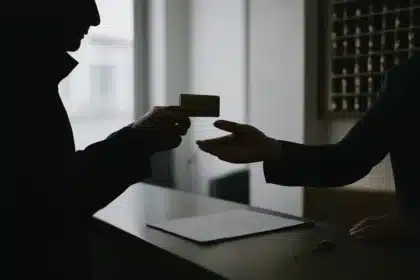 Ausweiskopien bei Hotels und Ferienwohnungen: Wie Reisende Datenklau vermeiden